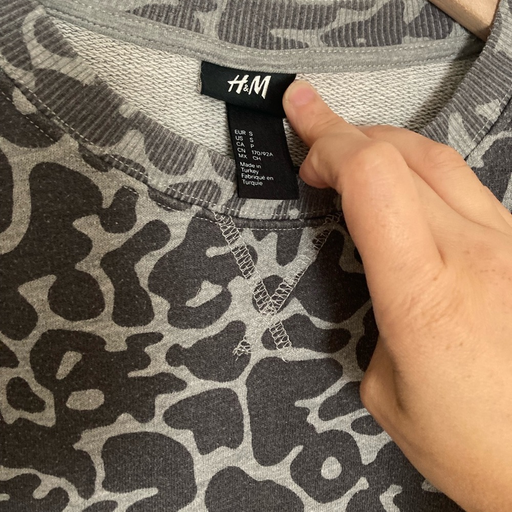 H&M Grey Leopard Sweatshirt - Picture 2 of 3